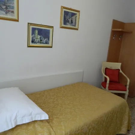 Roma Hotel 3*