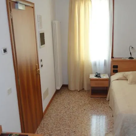 Roma Hotel