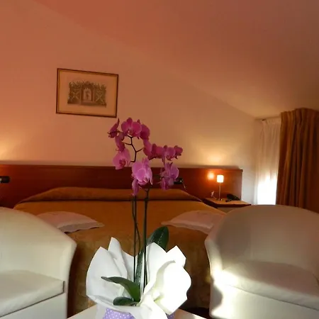 Roma Hotel 3*