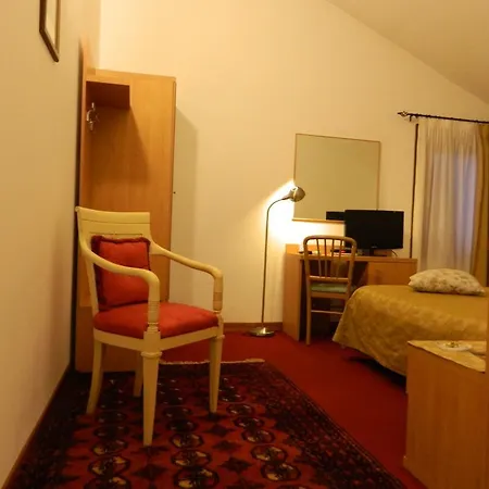 Roma Hotel